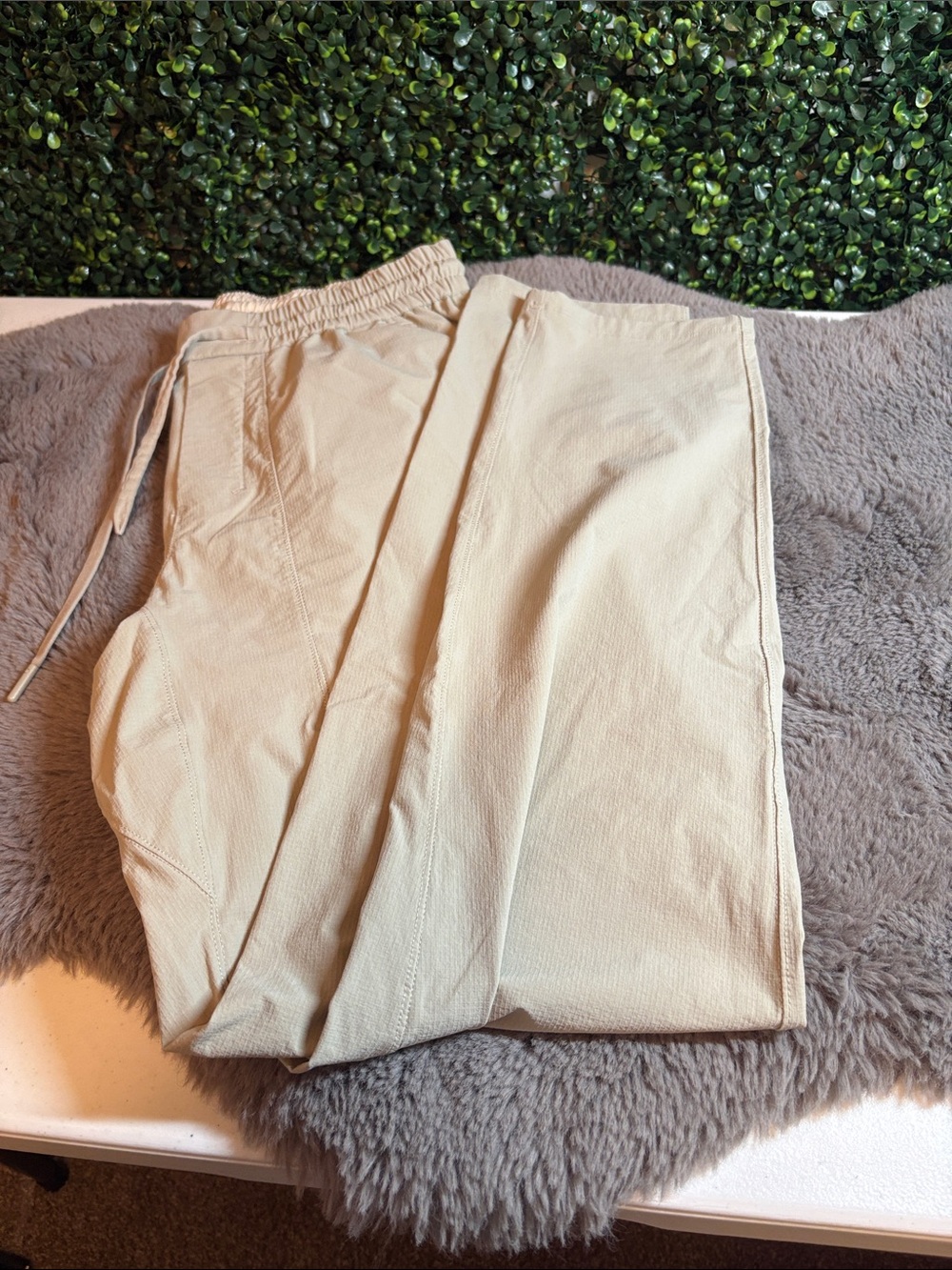 lululemon athletica Sage Green Drawstring Joggers Size Medium